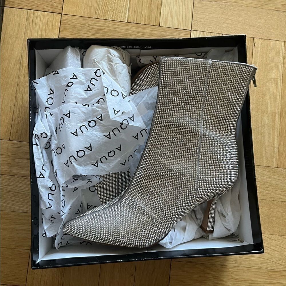 Aqua Hanar sparkle booties, Size 8 (never worn)